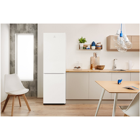 Refrigerador congelador inferior INDESIT LI8S1EFW